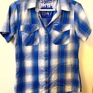 Dixxon women’s short sleeve shirt